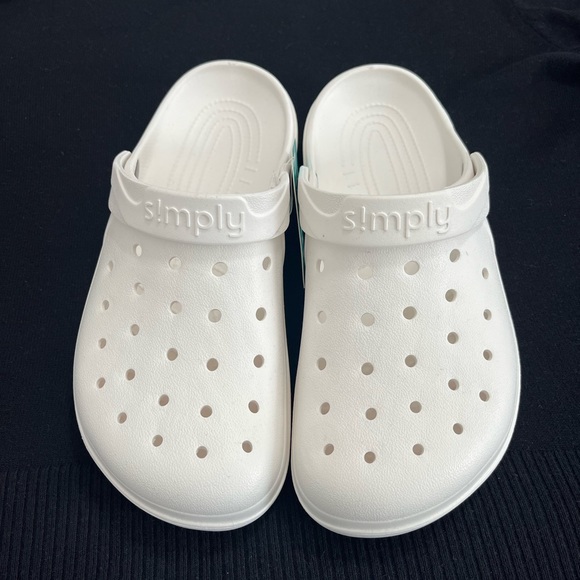 Simply Southern Shoes - Simply Southern White Clog Shoes Size 9 New!